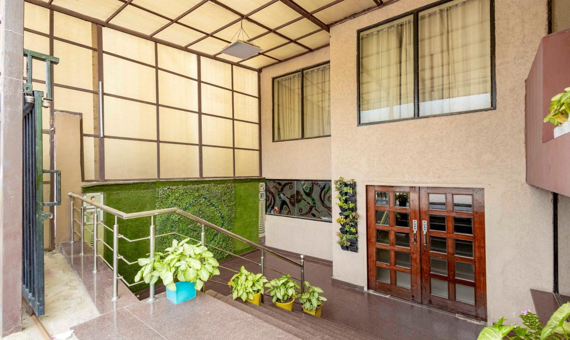 OYO 23580 Maurice Hotel Baddi Exterior foto
